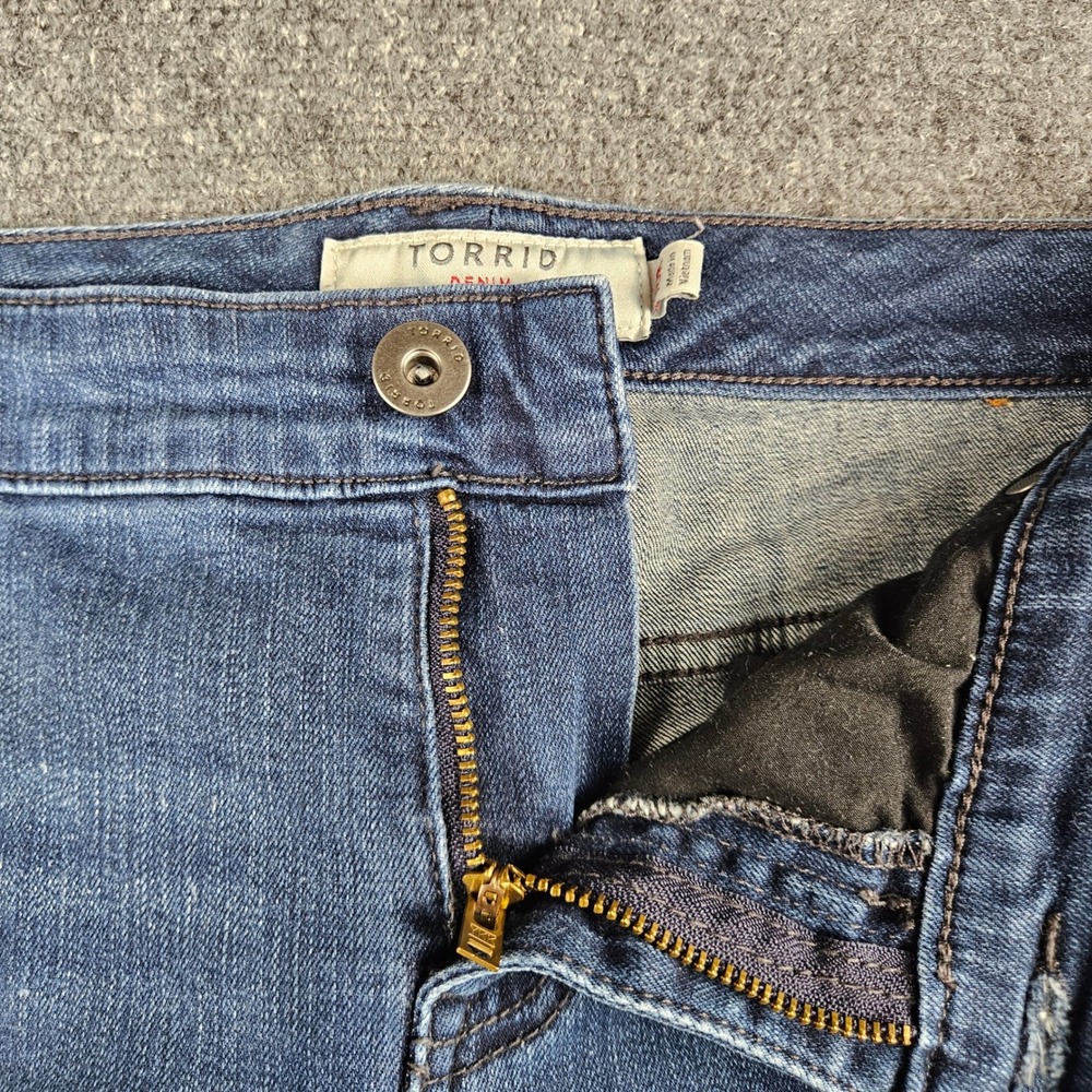 Torrid Boyfriend Jeans Womens 16R Medium Wash Denim Stretch Relaxed Fit 16R - Picture 6 of 12